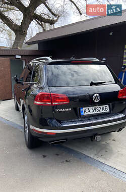 Позашляховик / Кросовер Volkswagen Touareg 2016 в 