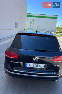 Позашляховик / Кросовер Volkswagen Touareg 2016 в 