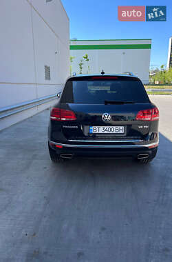 Позашляховик / Кросовер Volkswagen Touareg 2016 в 