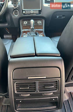 Позашляховик / Кросовер Volkswagen Touareg 2016 в 