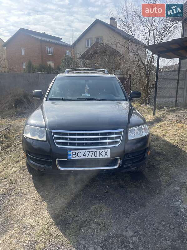 Позашляховик / Кросовер Volkswagen Touareg 2004 в 