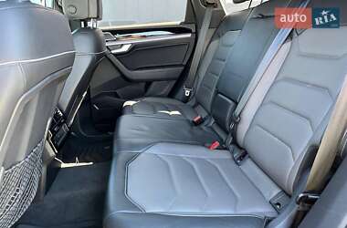 Внедорожник / Кроссовер Volkswagen Touareg 2021 в 