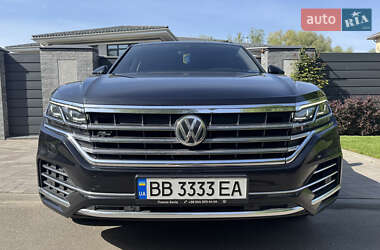 Внедорожник / Кроссовер Volkswagen Touareg 2018 в Киеве