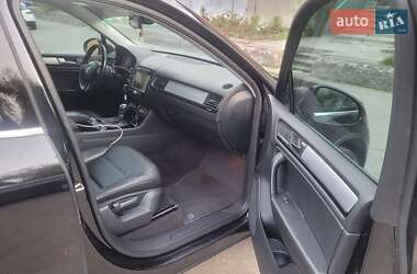 Внедорожник / Кроссовер Volkswagen Touareg 2012 в 