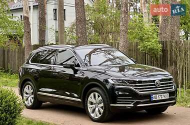 Позашляховик / Кросовер Volkswagen Touareg 2018 в 