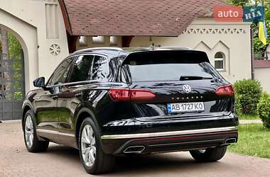Позашляховик / Кросовер Volkswagen Touareg 2018 в 
