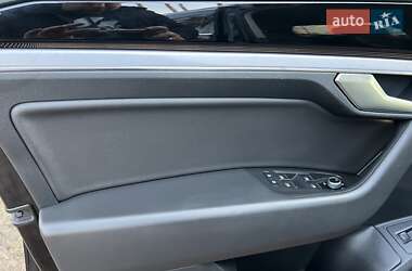 Позашляховик / Кросовер Volkswagen Touareg 2018 в 