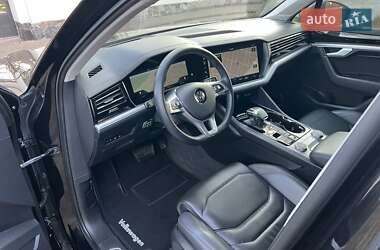 Позашляховик / Кросовер Volkswagen Touareg 2018 в 