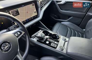 Позашляховик / Кросовер Volkswagen Touareg 2018 в 