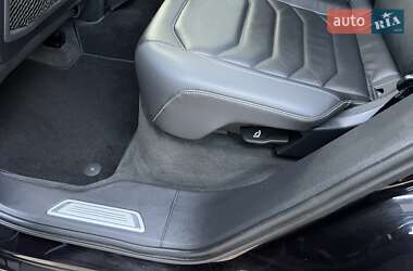 Позашляховик / Кросовер Volkswagen Touareg 2018 в 