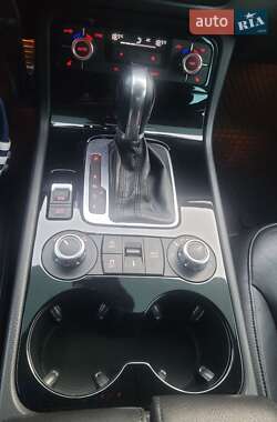 Внедорожник / Кроссовер Volkswagen Touareg 2012 в 