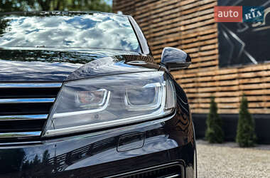 Внедорожник / Кроссовер Volkswagen Touareg 2016 в 