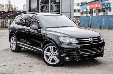 Внедорожник / Кроссовер Volkswagen Touareg 2014 в 