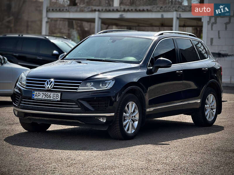 Позашляховик / Кросовер Volkswagen Touareg 2015 в 