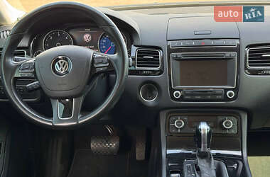 Позашляховик / Кросовер Volkswagen Touareg 2015 в 