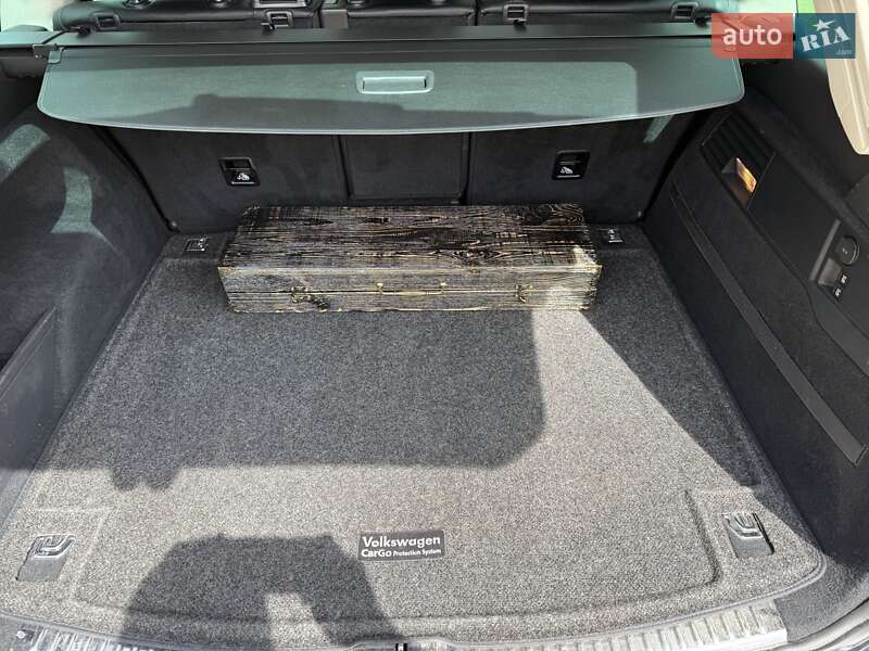Внедорожник / Кроссовер Volkswagen Touareg 2016 в Смеле фото 11 Внедорожник / Кроссовер Volkswagen Touareg 2016 в Смеле
