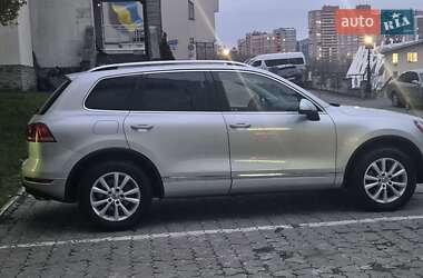 Внедорожник / Кроссовер Volkswagen Touareg 2012 в Киеве