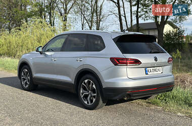 Позашляховик / Кросовер Volkswagen Touareg 2020 в 
