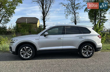 Позашляховик / Кросовер Volkswagen Touareg 2020 в 