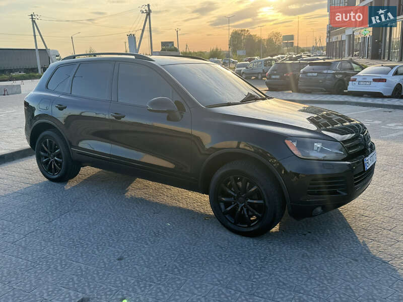 Внедорожник / Кроссовер Volkswagen Touareg 2011 в Львове