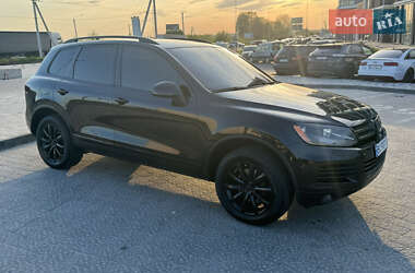 Позашляховик / Кросовер Volkswagen Touareg 2011 в 