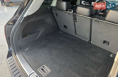 Позашляховик / Кросовер Volkswagen Touareg 2011 в 