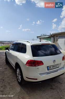 Внедорожник / Кроссовер Volkswagen Touareg 2011 в 