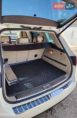 Внедорожник / Кроссовер Volkswagen Touareg 2011 в 