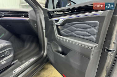 Внедорожник / Кроссовер Volkswagen Touareg 2023 в 