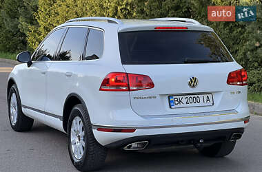 Позашляховик / Кросовер Volkswagen Touareg 2014 в 