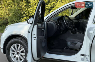 Позашляховик / Кросовер Volkswagen Touareg 2014 в 