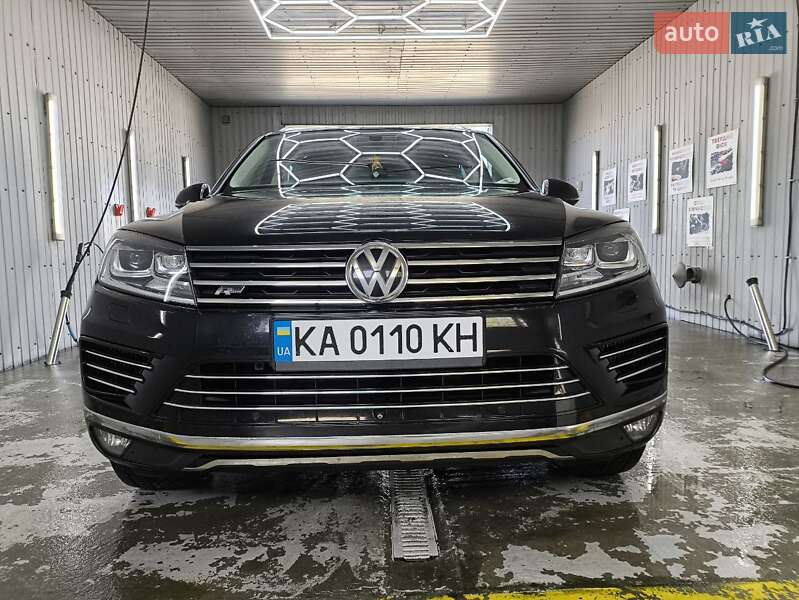 Позашляховик / Кросовер Volkswagen Touareg 2015 в Каневі