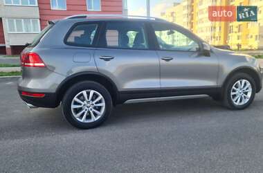Позашляховик / Кросовер Volkswagen Touareg 2010 в 