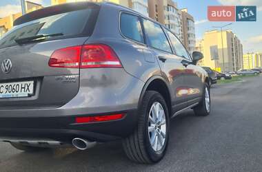 Позашляховик / Кросовер Volkswagen Touareg 2010 в 