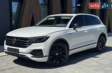 Позашляховик / Кросовер Volkswagen Touareg 2019 в 