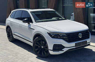 Позашляховик / Кросовер Volkswagen Touareg 2019 в 