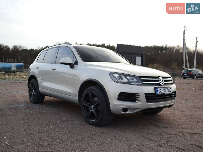 Внедорожник / Кроссовер Volkswagen Touareg 2010 в 