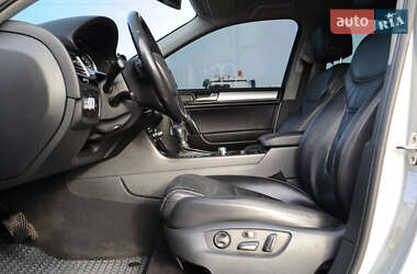 Внедорожник / Кроссовер Volkswagen Touareg 2010 в 