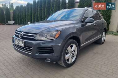 Внедорожник / Кроссовер Volkswagen Touareg 2012 в 