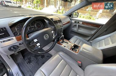 Позашляховик / Кросовер Volkswagen Touareg 2004 в 