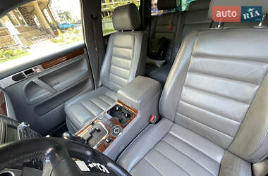 Позашляховик / Кросовер Volkswagen Touareg 2004 в 