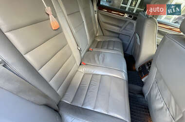 Позашляховик / Кросовер Volkswagen Touareg 2004 в 