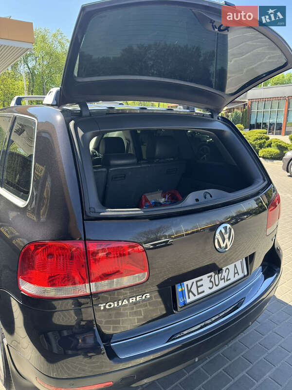 Позашляховик / Кросовер Volkswagen Touareg 2004 в Дніпрі