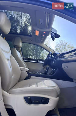 Внедорожник / Кроссовер Volkswagen Touareg 2014 в 