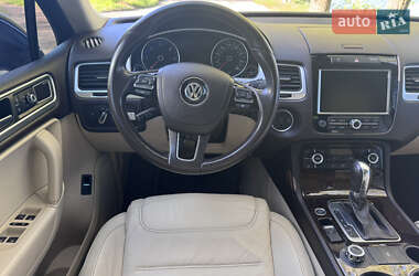Внедорожник / Кроссовер Volkswagen Touareg 2014 в 