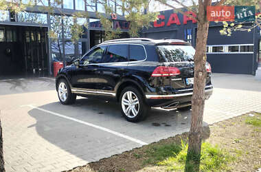 Внедорожник / Кроссовер Volkswagen Touareg 2014 в 