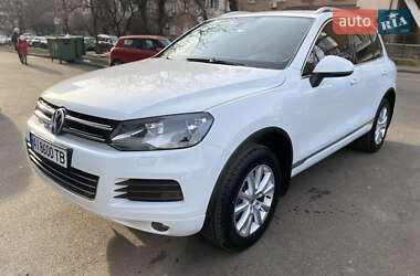 Внедорожник / Кроссовер Volkswagen Touareg 2013 в 