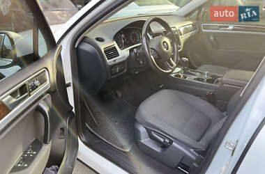 Внедорожник / Кроссовер Volkswagen Touareg 2013 в 