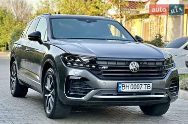 Позашляховик / Кросовер Volkswagen Touareg 2020 в 