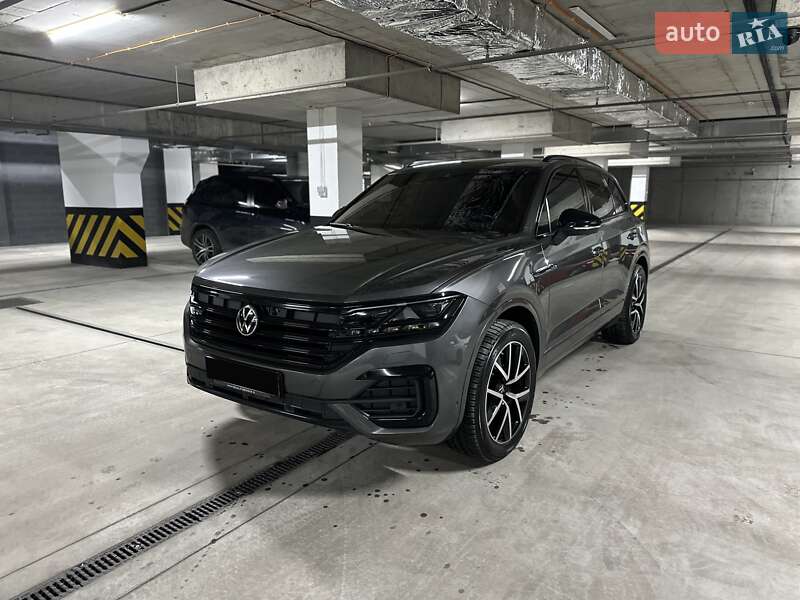 Позашляховик / Кросовер Volkswagen Touareg 2021 в 